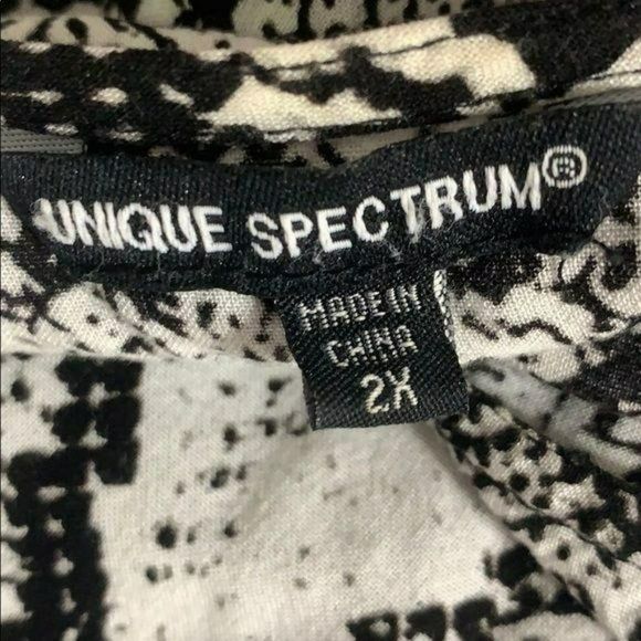 Unique Spectrum Black Snakeskin Plus Size 2x scoop neck‎ animal print Top Blouse - Picture 8 of 8